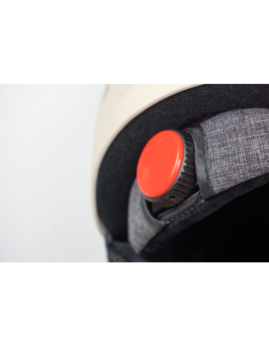 Système de serrage et lumière arrière pour...